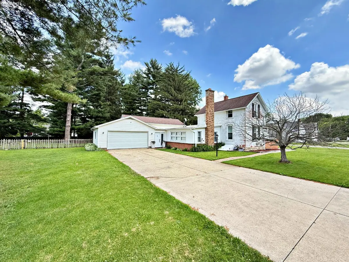 827 Upton Road, Fremont, OH 43420 - #1