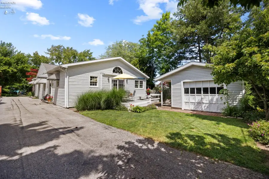 352 N Willow Dale Road, Marblehead, OH 43440 - #3