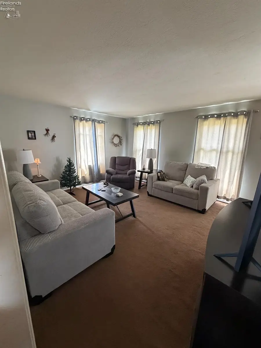 1025 S Myrtle Avenue, Willard, OH 44890 - #3