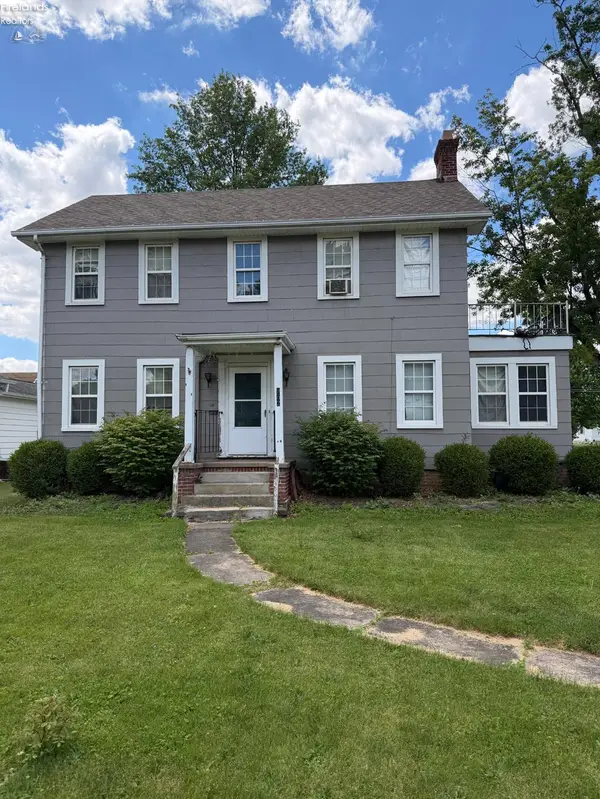 902 S Myrtle Avenue, Willard, OH 44890