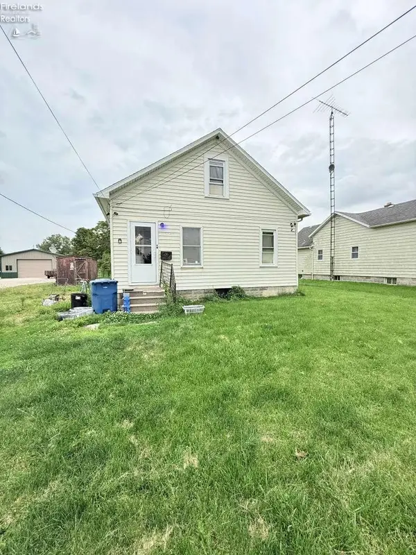 334 N Locust Street, Oak Harbor, OH 43449
