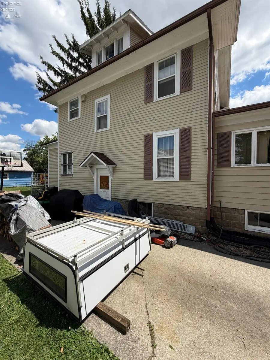 607 S Myrtle Avenue, Willard, OH 44890 - #3
