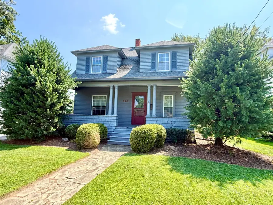 202 Euclid Avenue, Bellevue, OH 44811 - #2