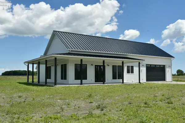 10295 W Salem Carroll Road, Oak Harbor, OH 43449