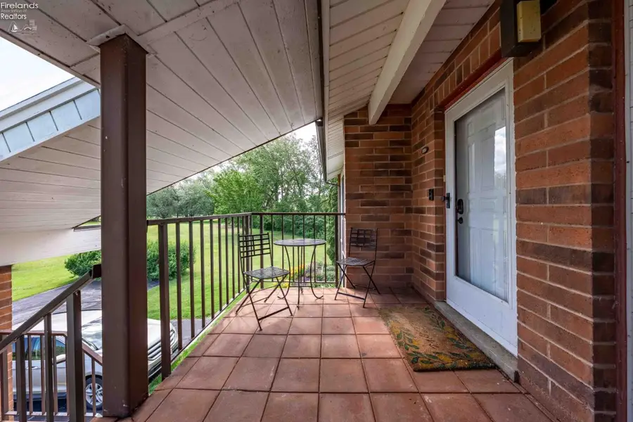 2594 E Sun Valley Drive #201, Port Clinton, OH 43452 - #2