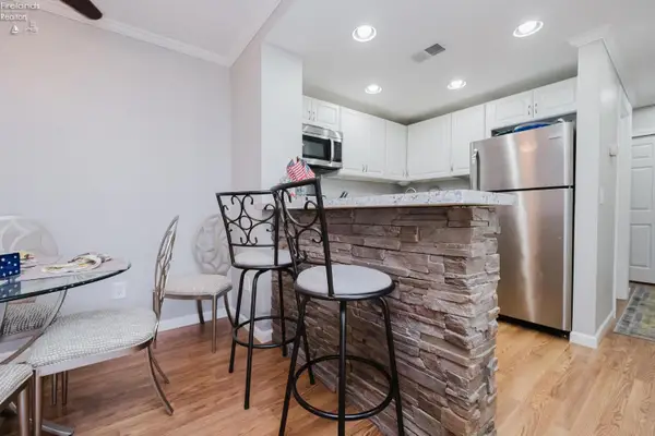 118 W Clinton Reef Drive #118, Port Clinton, OH 43452