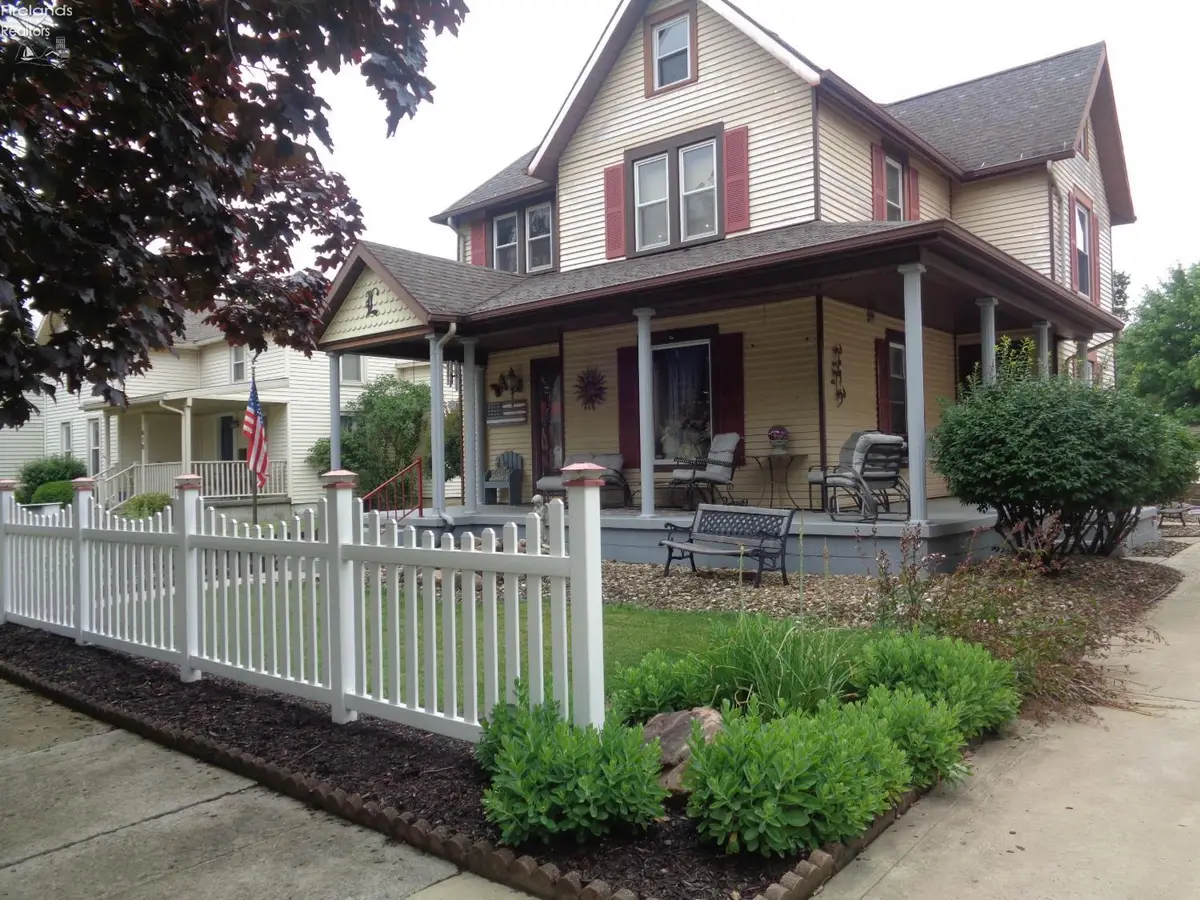 414 W Pearl Street, Willard, OH 44890 - #1