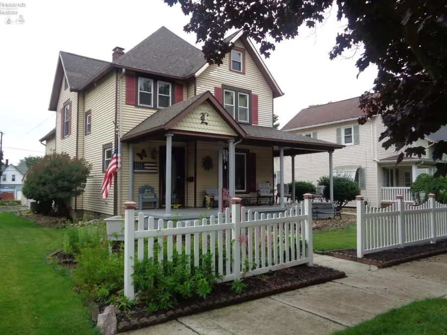 414 W Pearl Street, Willard, OH 44890 - #2