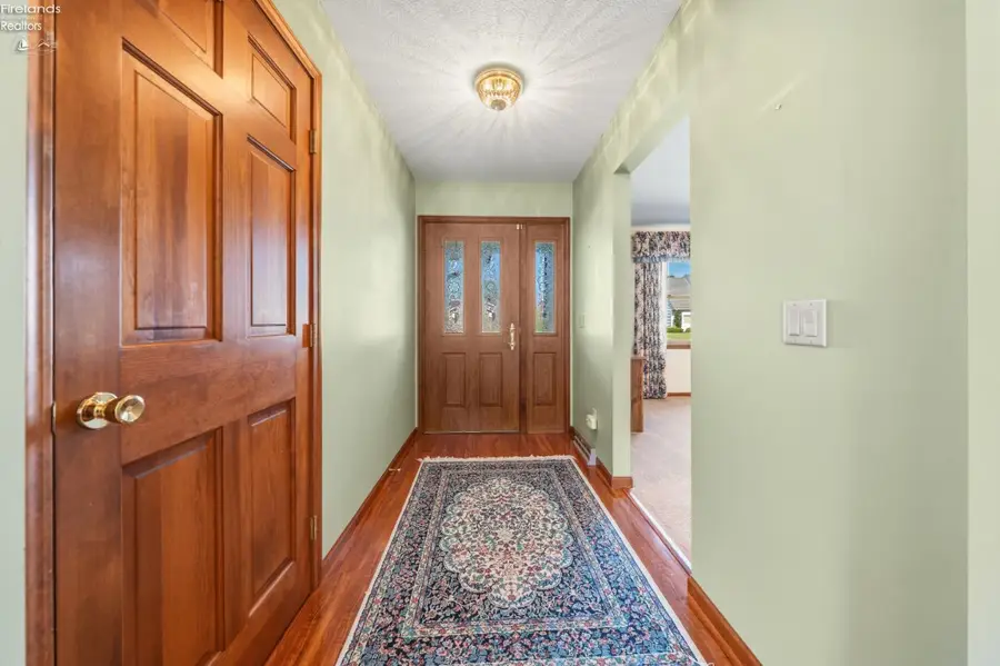 129 Wisteria Drive, Fremont, OH 43420 - #2