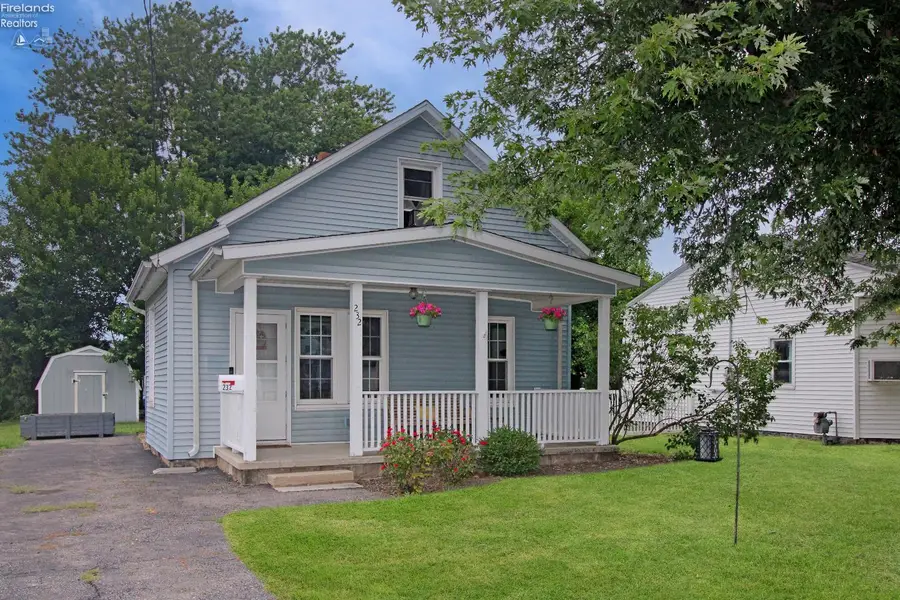 232 Cedar Street, Port Clinton, OH 43452 - #2