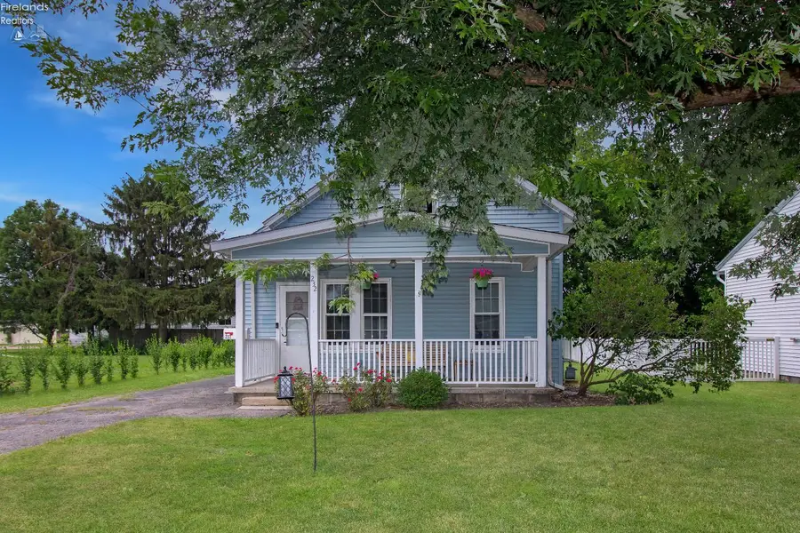 232 Cedar Street, Port Clinton, OH 43452 - #3