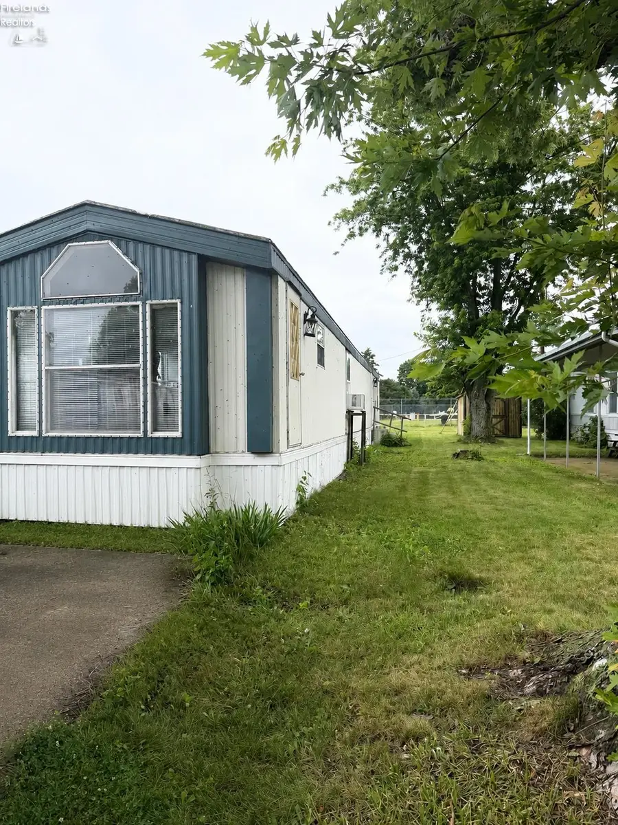 226 N Compass Drive, Vermilion, OH 44089 - #2
