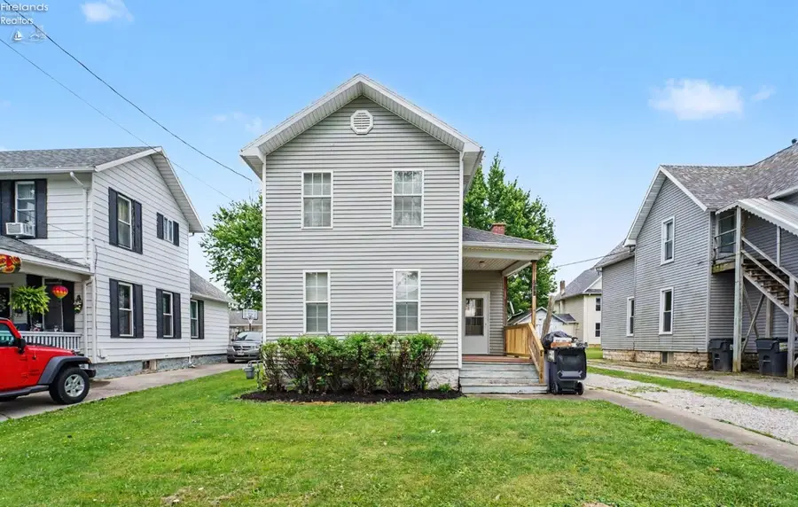 210 High Street, Bellevue, OH 44811 - #2