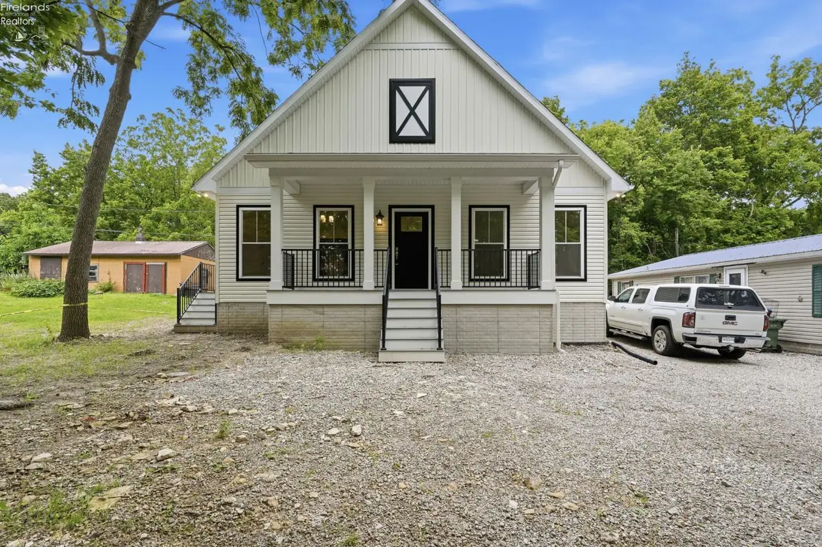 2327 S Oak Knoll Drive, Marblehead, OH 43440 - #1