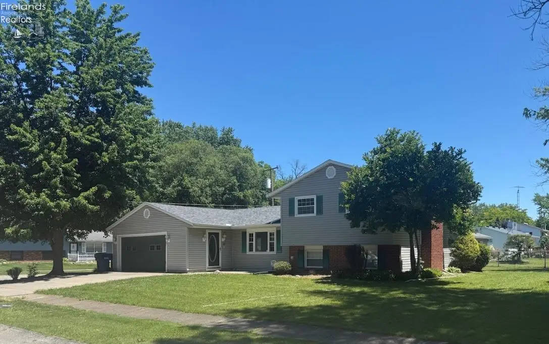 5028 Oakview Drive, Vermilion, OH 44089 - #1