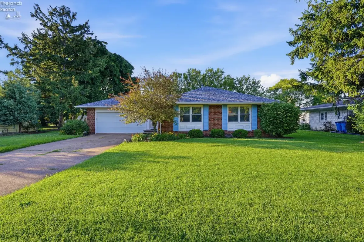 111 E 10th Street, Port Clinton, OH 43452 - #1