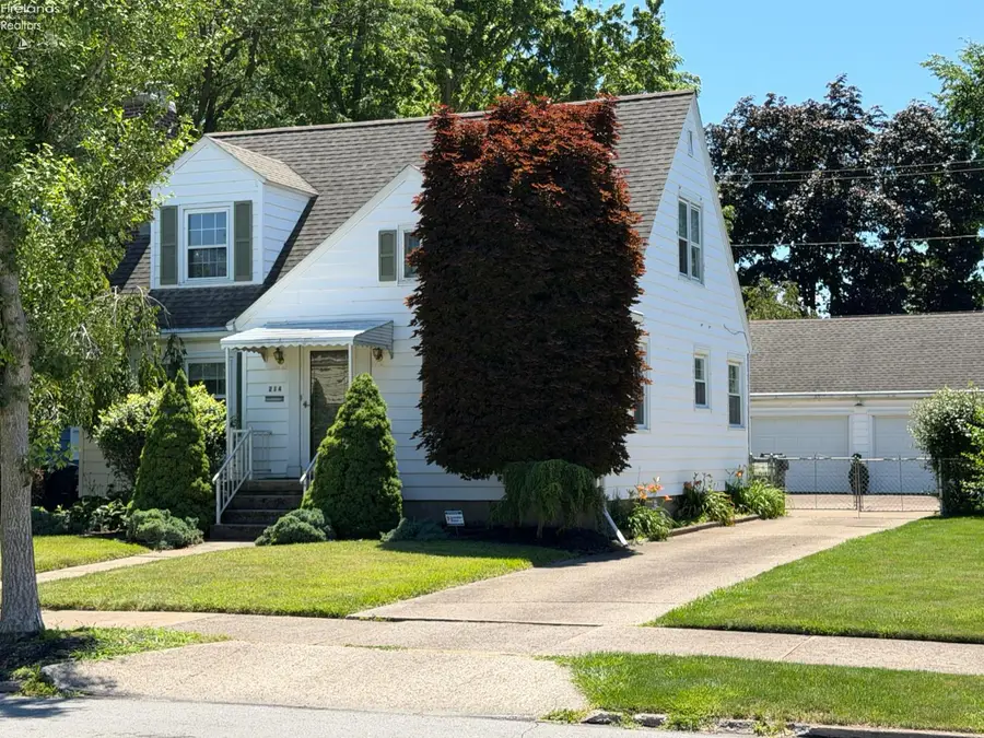 214 48th Street, Sandusky, OH 44870 - #2