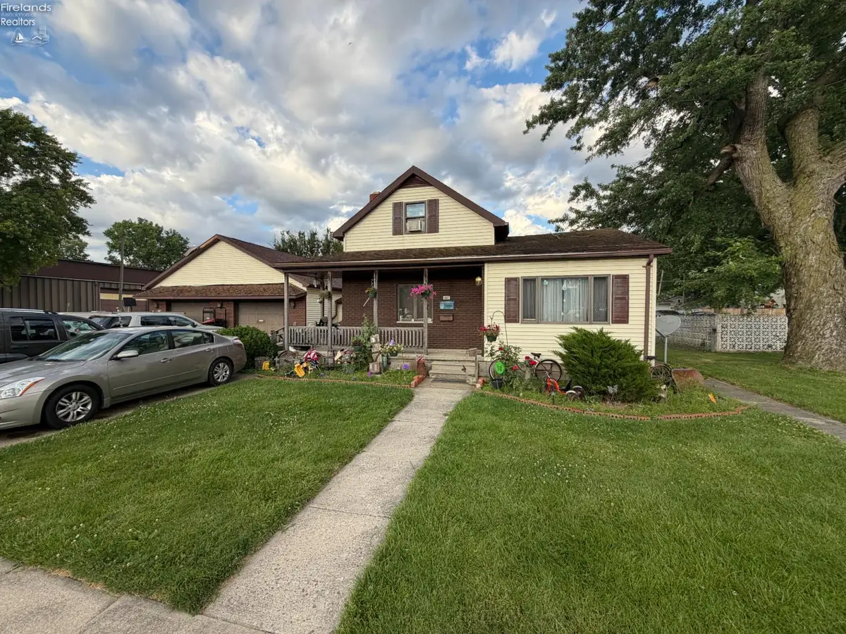 207 Woodbine Street, Willard, OH 44890 - #1