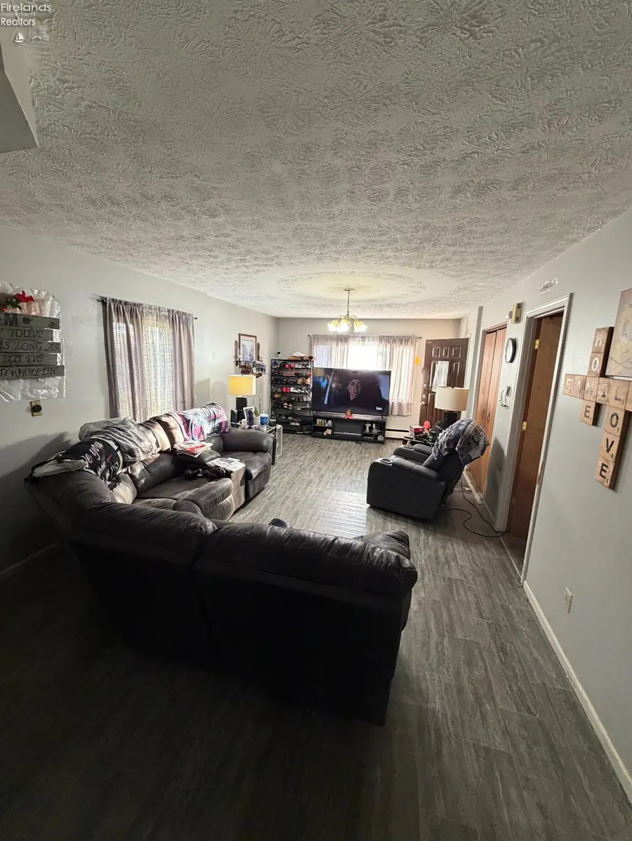 207 Woodbine Street, Willard, OH 44890 - #3
