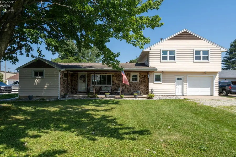 818 W Front Street, Pemberville, OH 43450 - #2