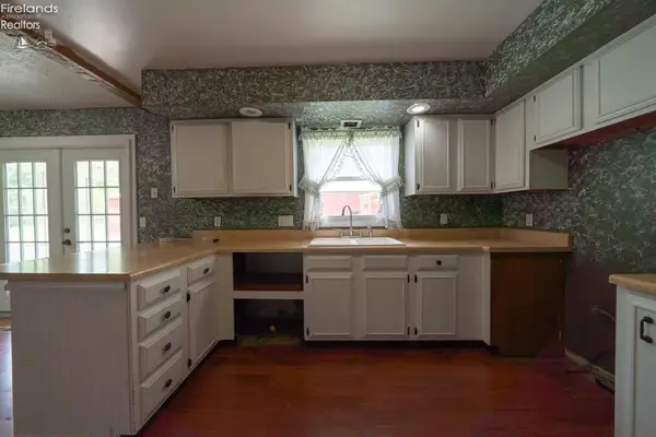 895 County Road 212, Fremont, OH 43420