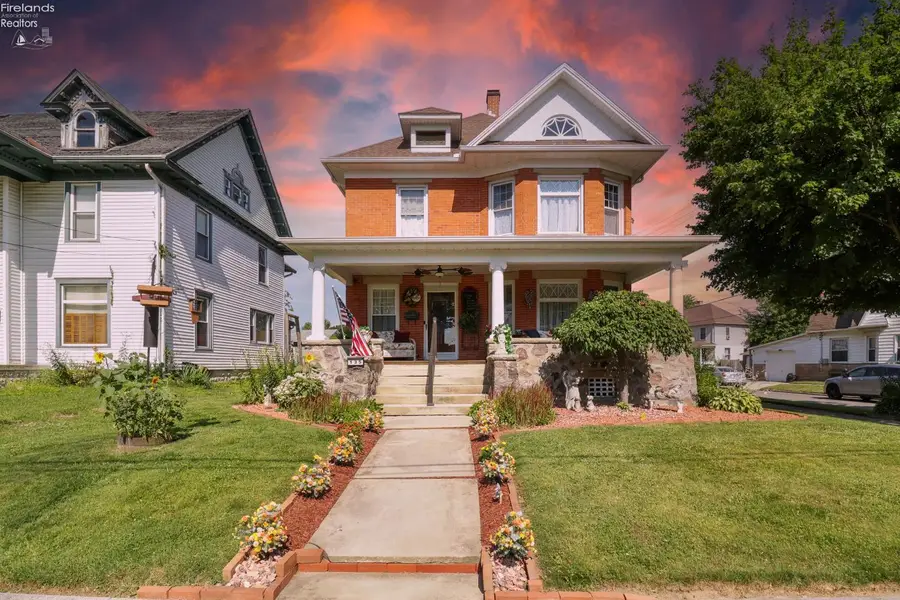 135 Euclid Avenue, Bellevue, OH 44811 - #2