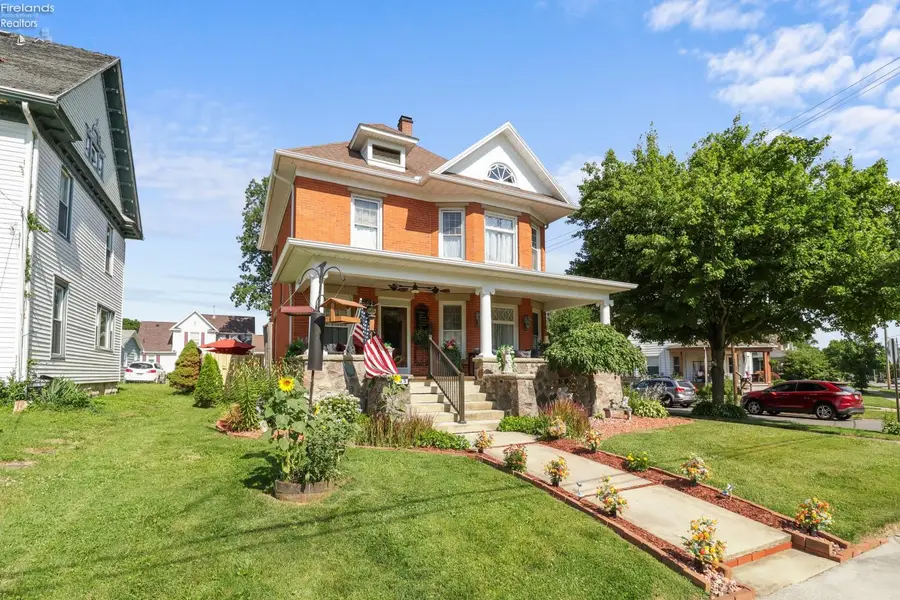 135 Euclid Avenue, Bellevue, OH 44811 - #3
