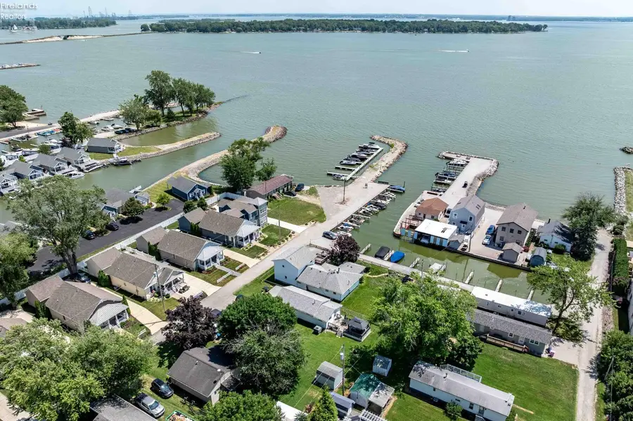 2128 S Bayview Drive, Marblehead, OH 43440 - #2