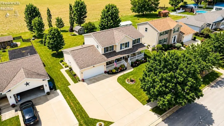 918 Armstrong St, Willard, OH 44890 - #2