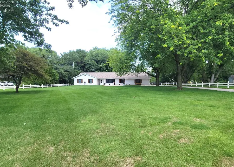 4612 Columbus Avenue, Sandusky, OH 44870 - #2