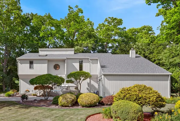 1193 Wildwood Drive, Vermilion, OH 44089