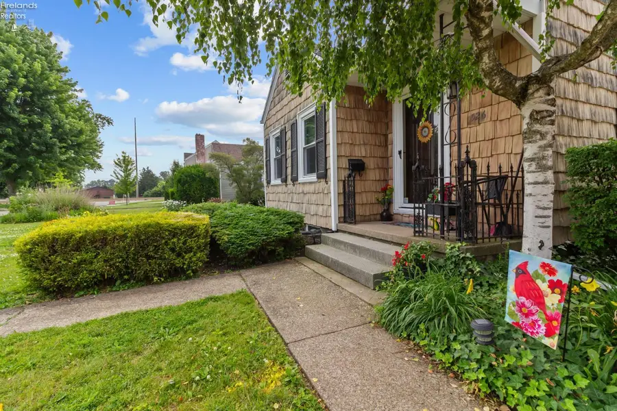 526 48th Street, Sandusky, OH 44870 - #3