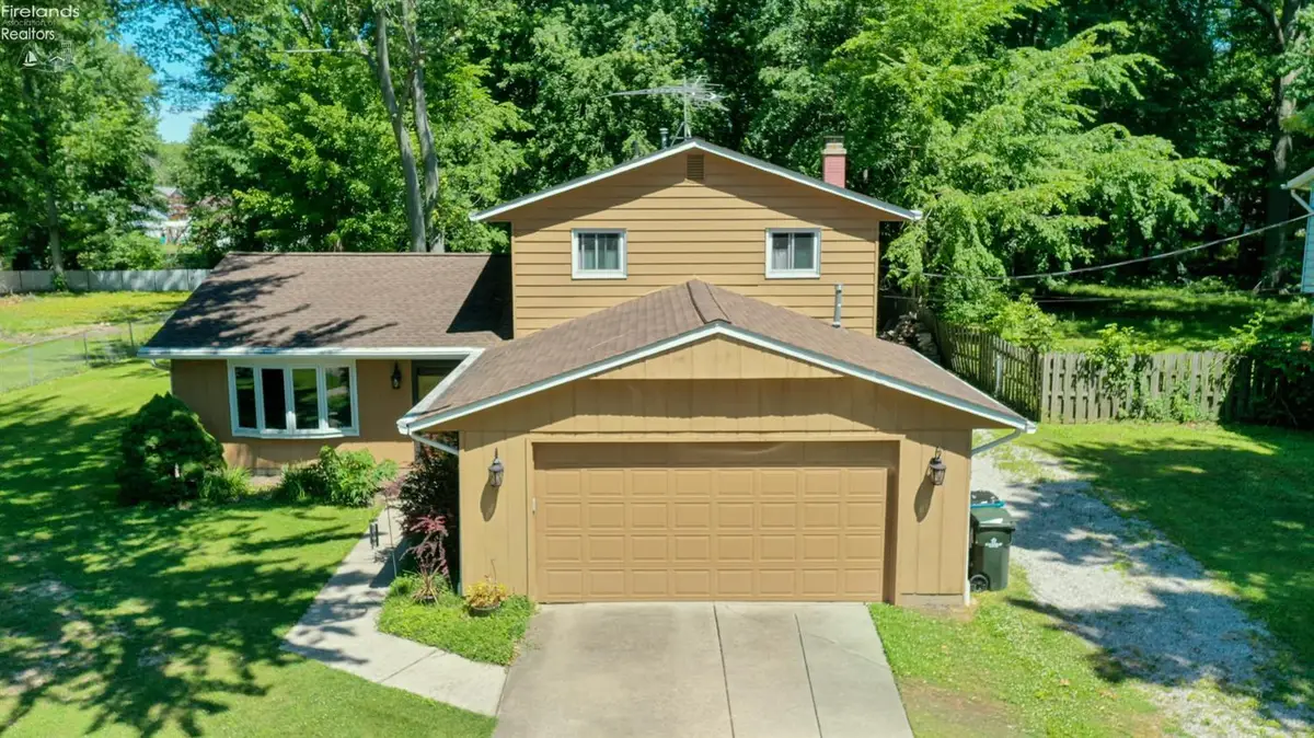 853 Alameda Avenue, Sheffield Lake, OH 44054 - #1