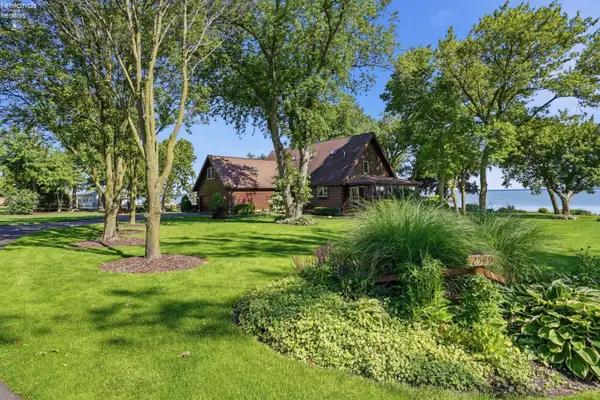 2549 S Knob Hill Road, Marblehead, OH 43440