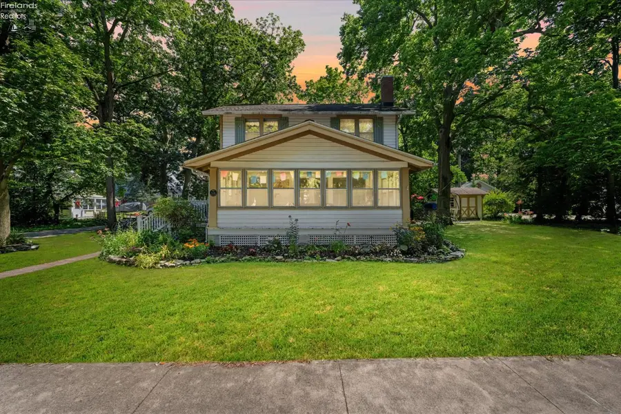 528 E 4th Street, Lakeside, OH 43440 - #2