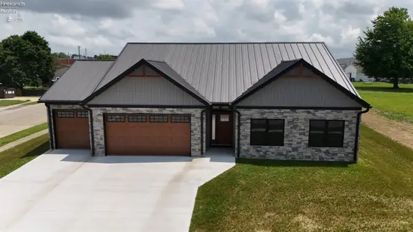 203 Crestwood Drive, Willard, OH 44890