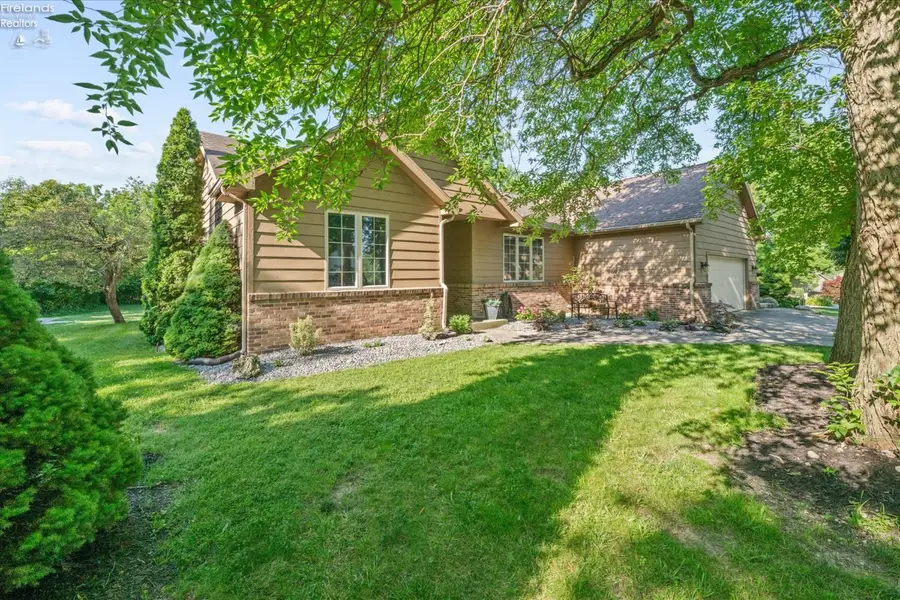 3500 Woodhill Drive, Port Clinton, OH 43452 - #2