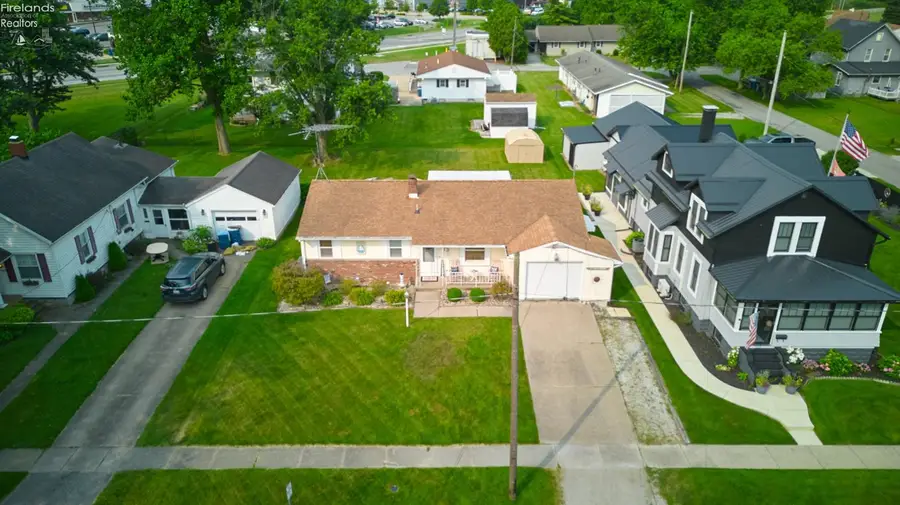405 Berlin Road, Huron, OH 44839 - #3