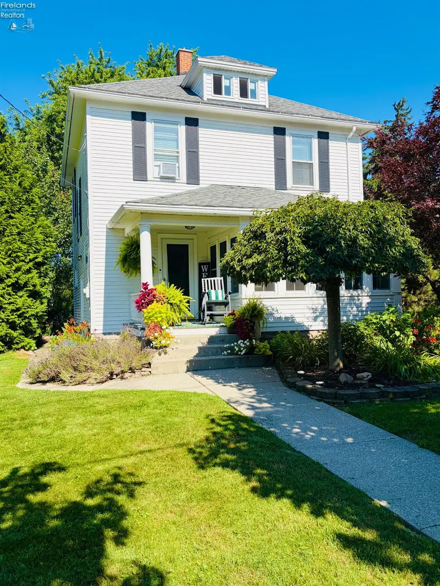 116 Lawrence Street, Bellevue, OH 44811 - #2