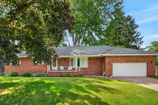 114 S Leavitt Road, Amherst, OH 44001