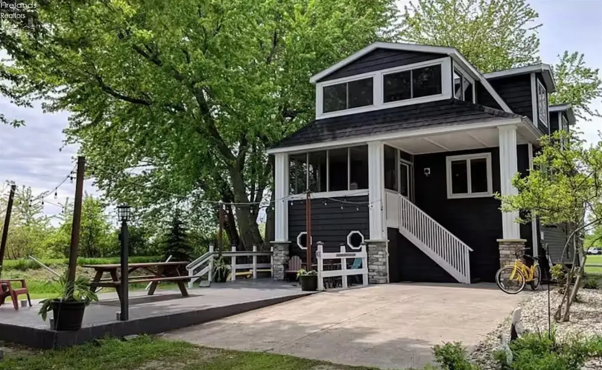 6632 San Diego Drive, Oak Harbor, OH 43449 - #1
