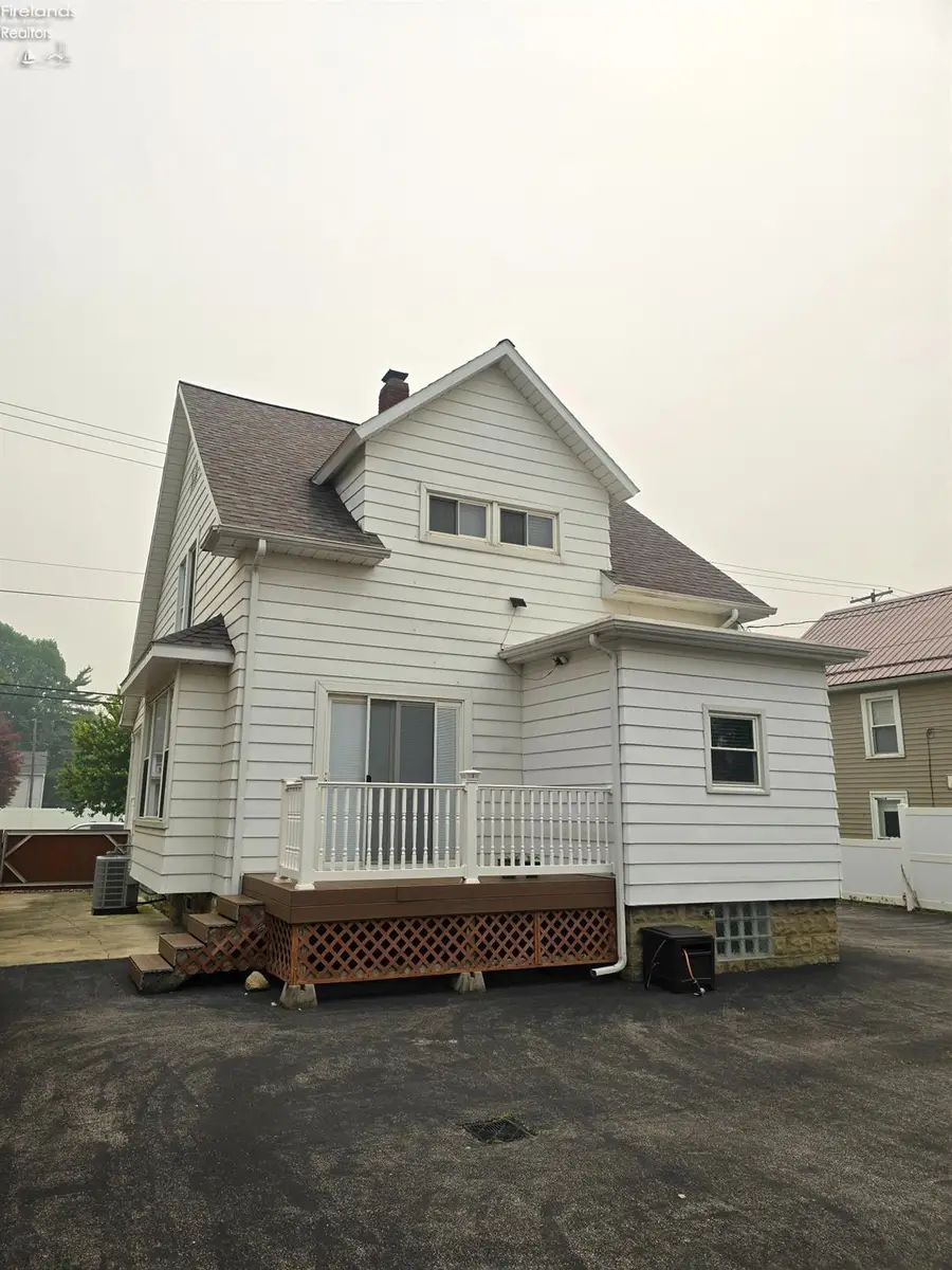 128 N Wilson Avenue, Fremont, OH 43420 - #2