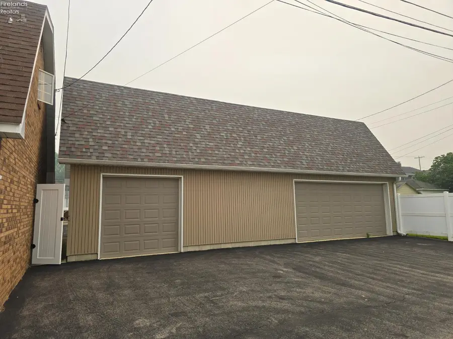 128 N Wilson Avenue, Fremont, OH 43420 - #3