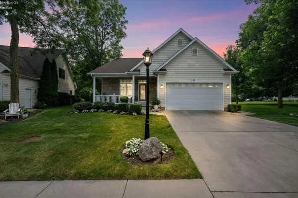 133 Cottage Cove Drive, Marblehead, OH 43440
