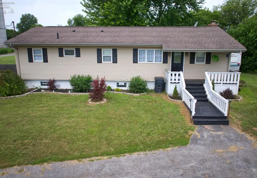 9717 Hayes Avenue, Sandusky, OH 44870 - #2
