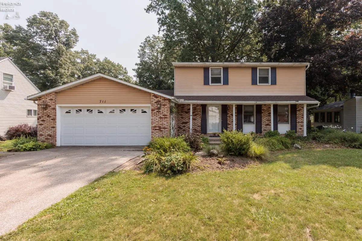 711 Arlington Drive, Vermilion, OH 44089 - #1