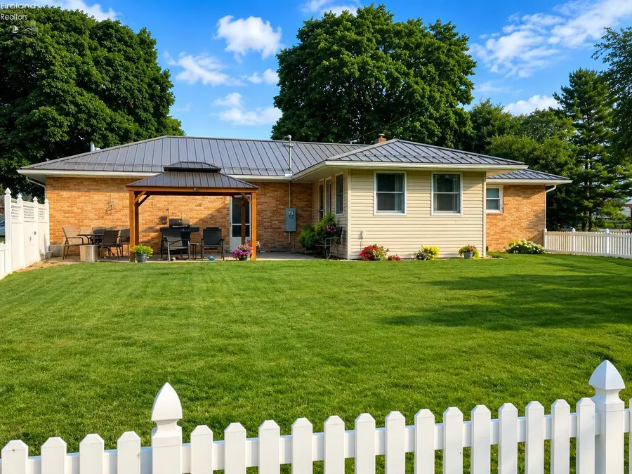 60 Beechwood Drive, Tiffin, OH 44883 - #2