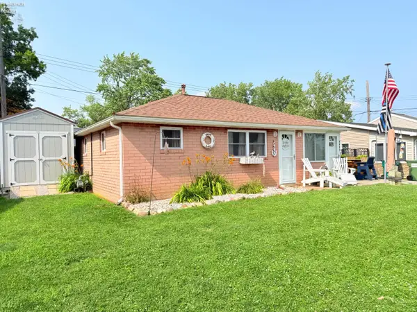 5821 E Peach Street, Port Clinton, OH 43452