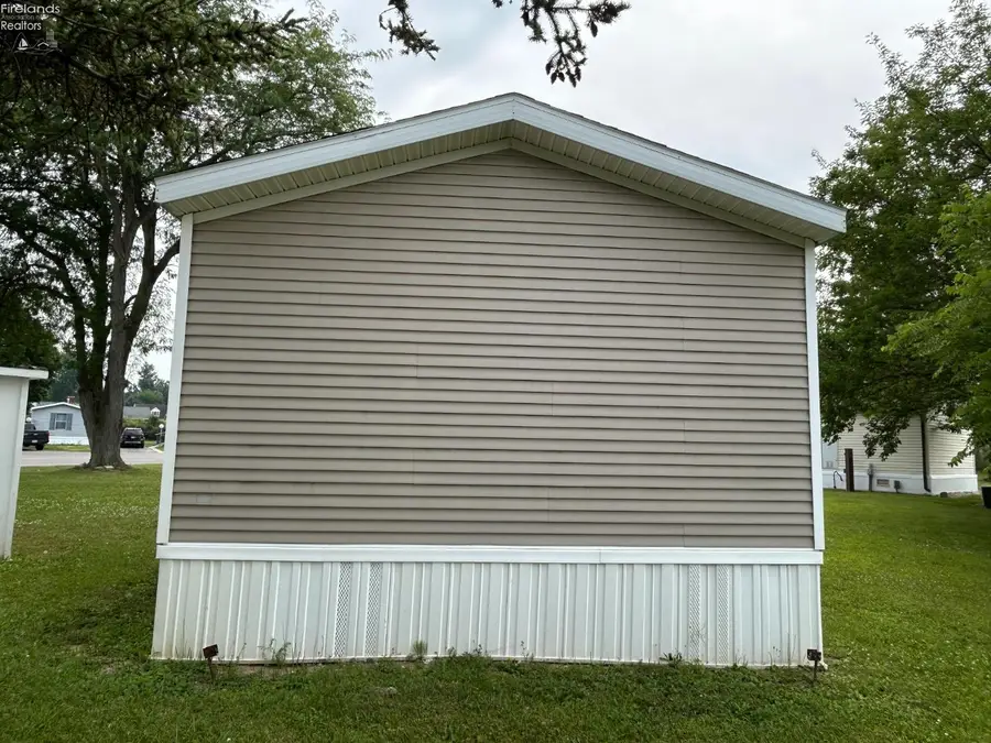 1730 Port Clinton Rd #17, Fremont, OH 43420 - #3