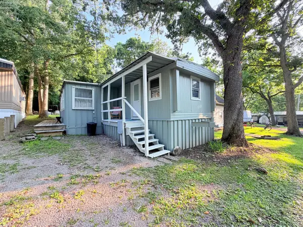 8786 North Shore Boulevard #33, Marblehead, OH 43440